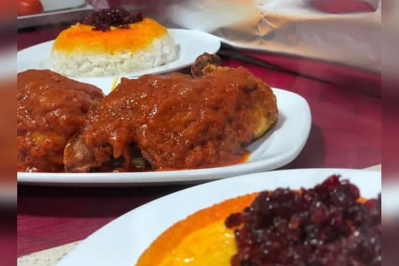 کبابسرای سیمرغ در بندرانزلی