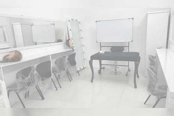 سالن زیبایی و آموزشگاه مراقبت زیبایی زهره نخعی